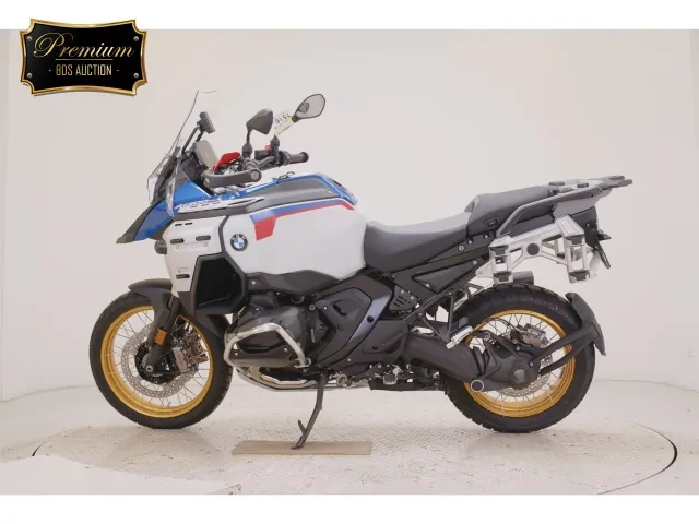 BMW R1300Gs Adv Asa 2026, white | red | blue, фото 2