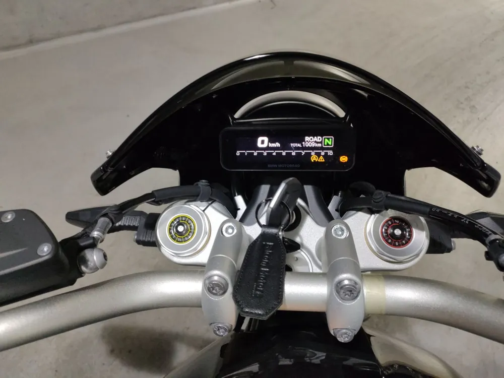 BMW R12nineT 2025, чёрный, фото 5