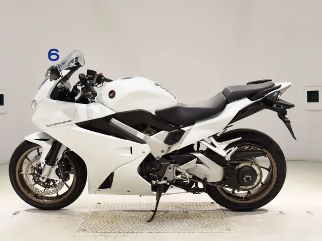 Honda VFR800F 2016, белый, фото 2
