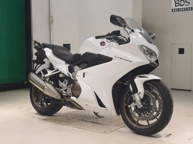 Honda VFR800F 2016, белый, фото 3