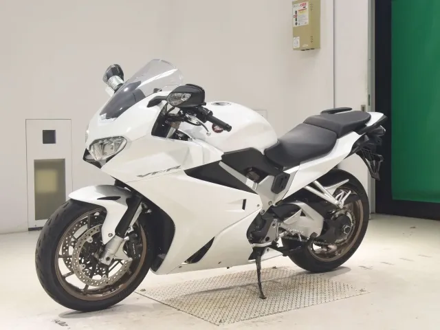 Honda VFR800F 2016, белый, фото 4