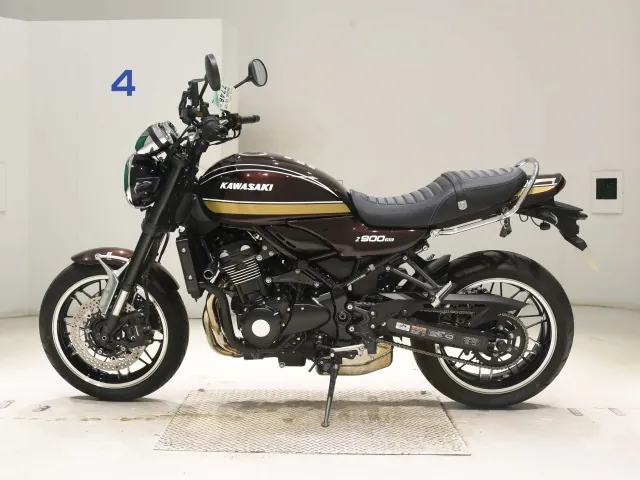 Kawasaki Z900RS 2025, dark red wine, фото 2