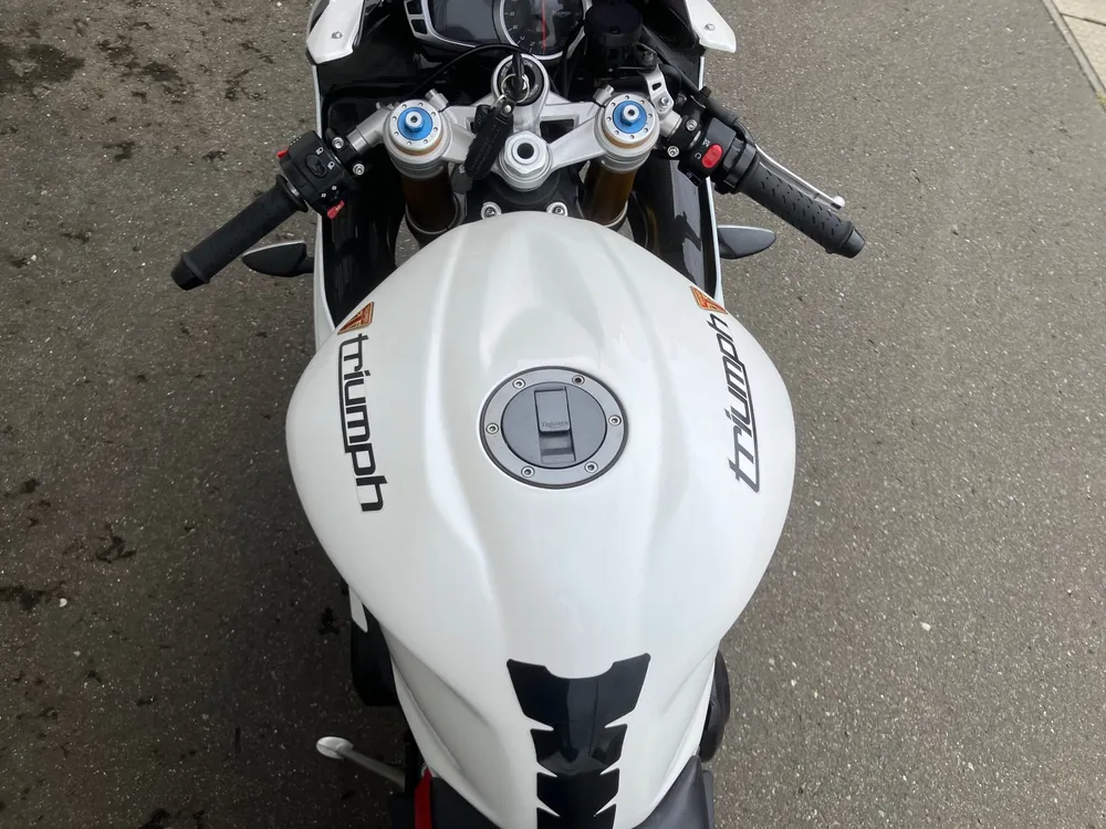 Triumph Daytona 675 R 2015, белый, фото 3