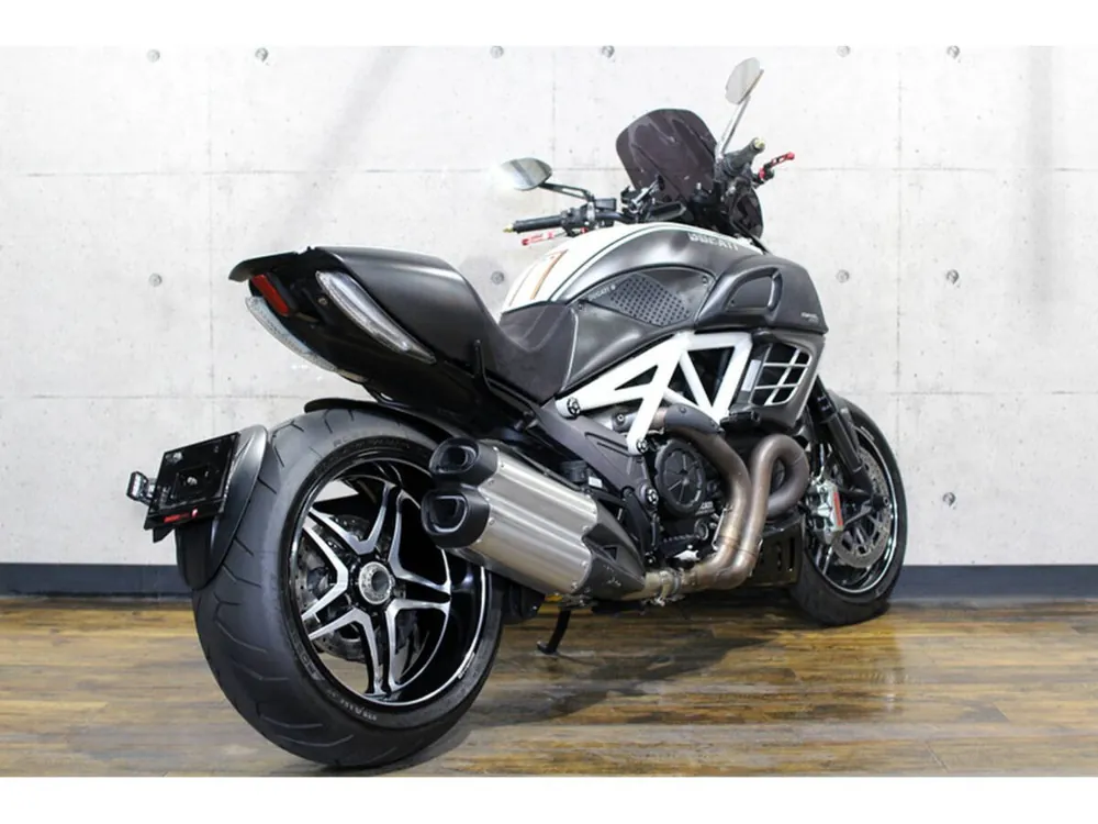 Ducati DIAVEL AMG 2012, фото 3