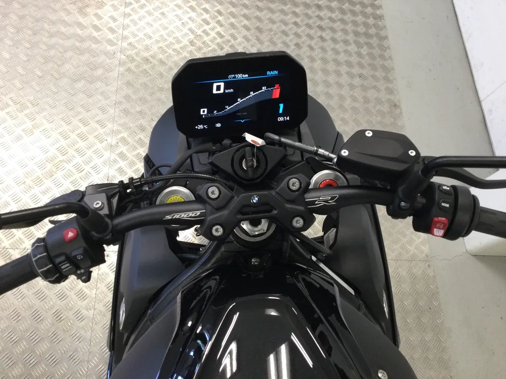 BMW S1000Rr 2026, чёрный, фото 3