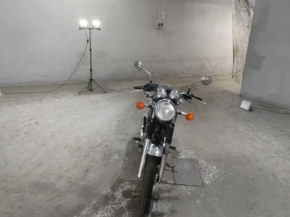 Yamaha SR400 2010, чёрный, фото 3