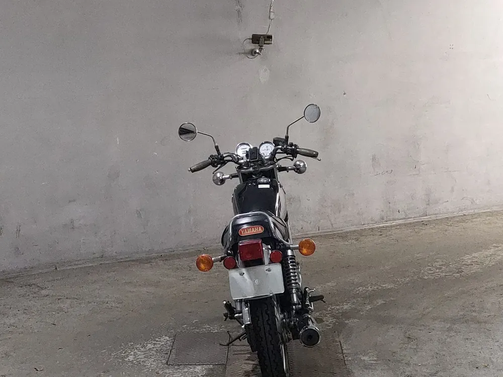 Yamaha SR400 2010, чёрный, фото 4