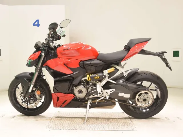 Ducati Street Fighter V2 2022, красный, фото 2