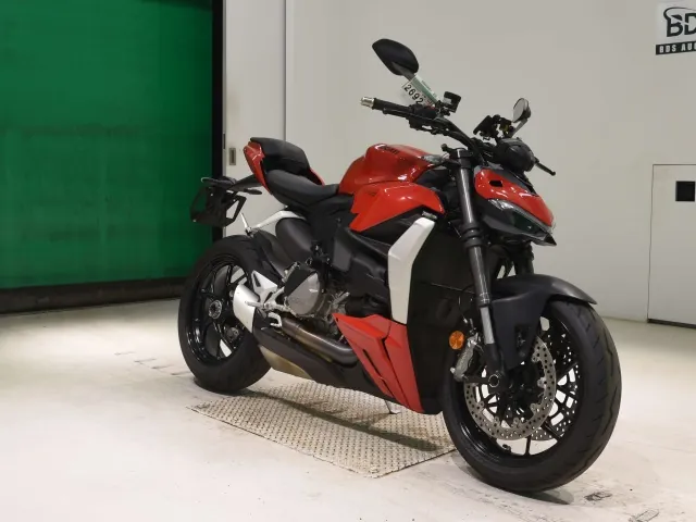 Ducati Street Fighter V2 2022, красный, фото 3