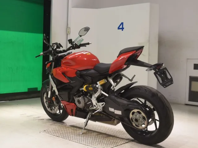 Ducati Street Fighter V2 2022, красный, фото 6