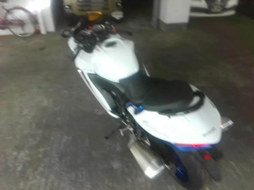 Suzuki GSR250S 2023, белый, синий, фото 5