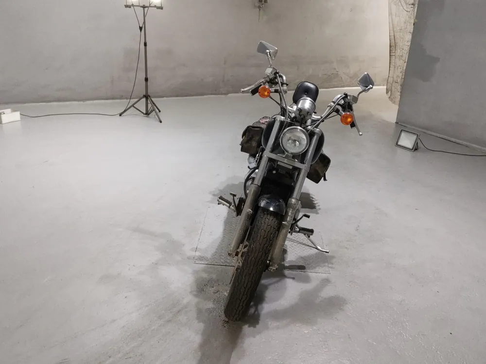 Honda Shadow 1100 1993, чёрный, фото 3