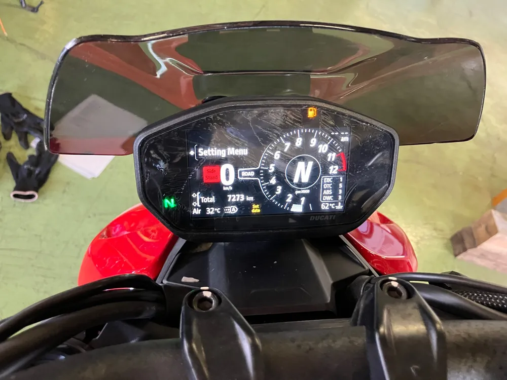 Ducati Street Fighter V2 2023, красный, фото 3