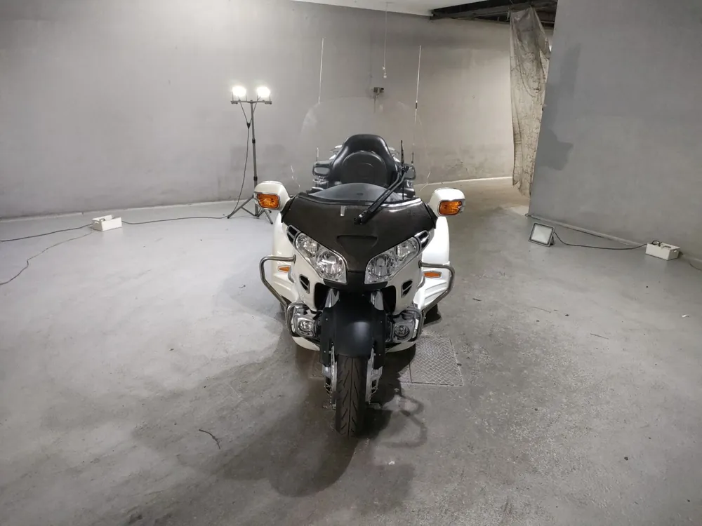 Honda GL1800 2002, белый, фото 3