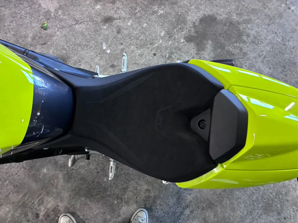 Triumph Speed Triple 1200 RX 2026, жёлтый, фото 16