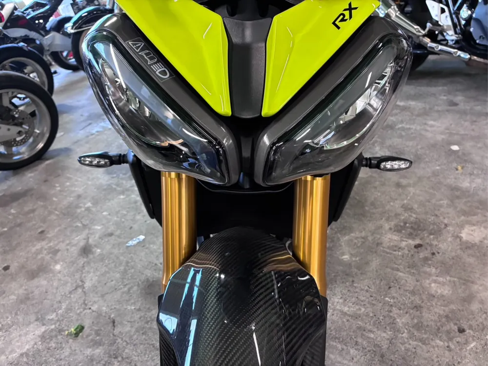 Triumph Speed Triple 1200 RX 2026, жёлтый, фото 19