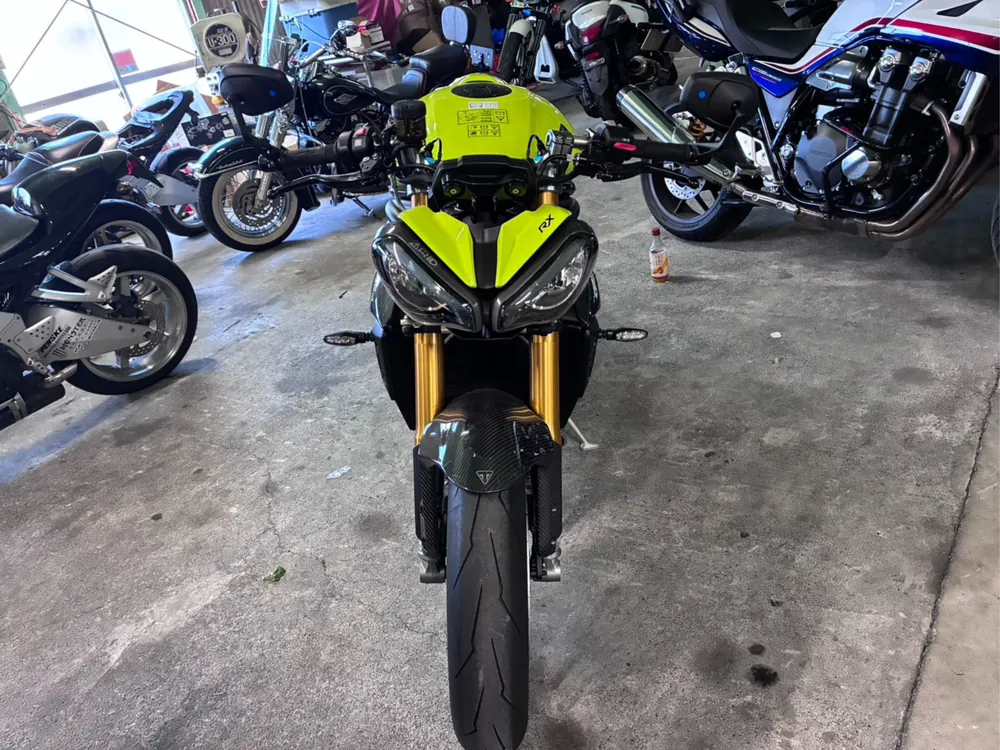 Triumph Speed Triple 1200 RX 2026, жёлтый, фото 20
