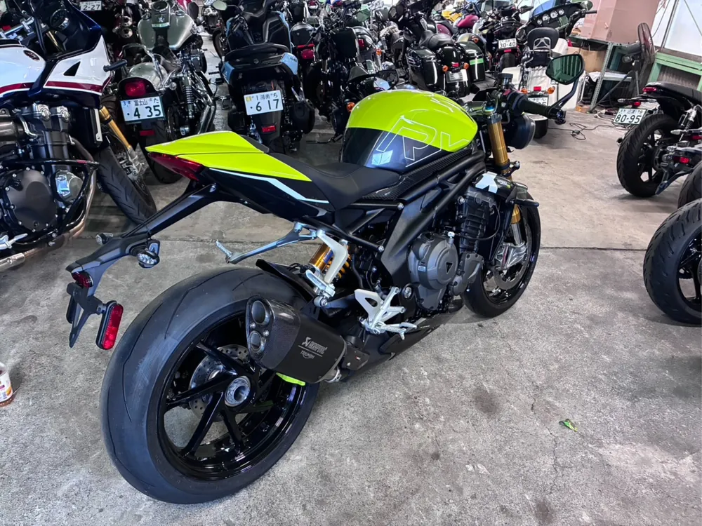Triumph Speed Triple 1200 RX 2026, жёлтый, фото 3