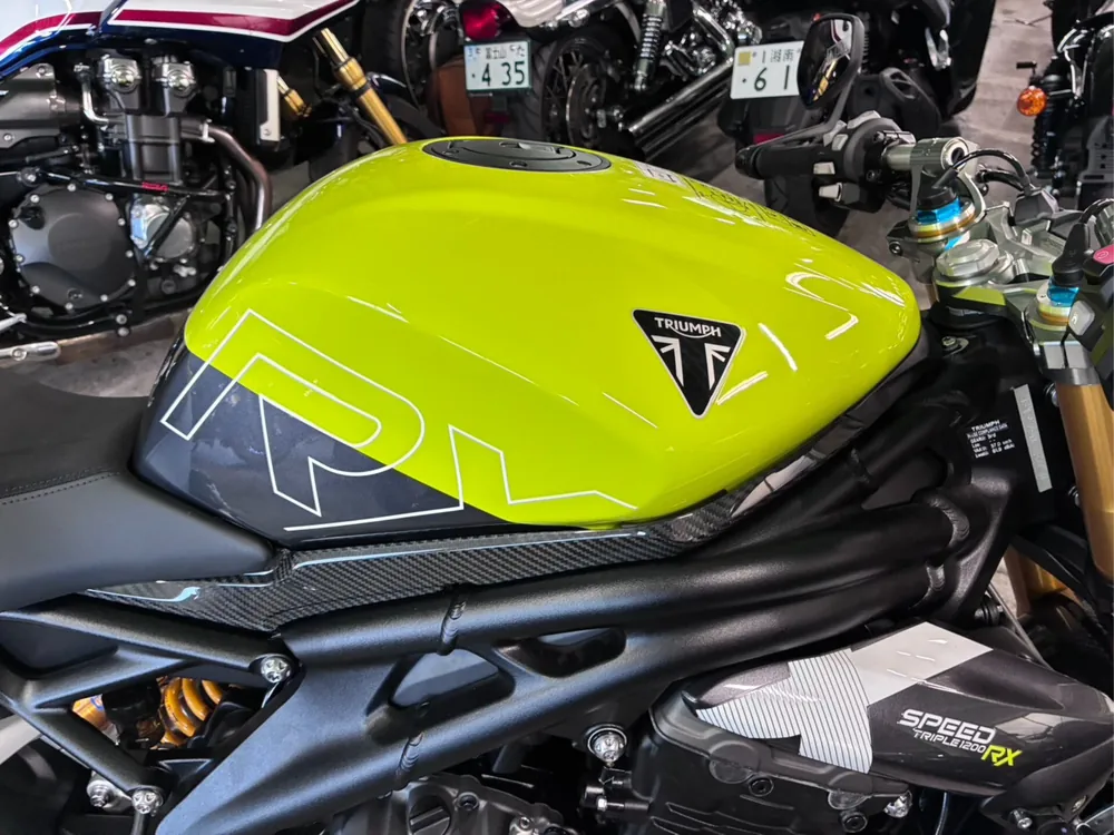 Triumph Speed Triple 1200 RX 2026, жёлтый, фото 5