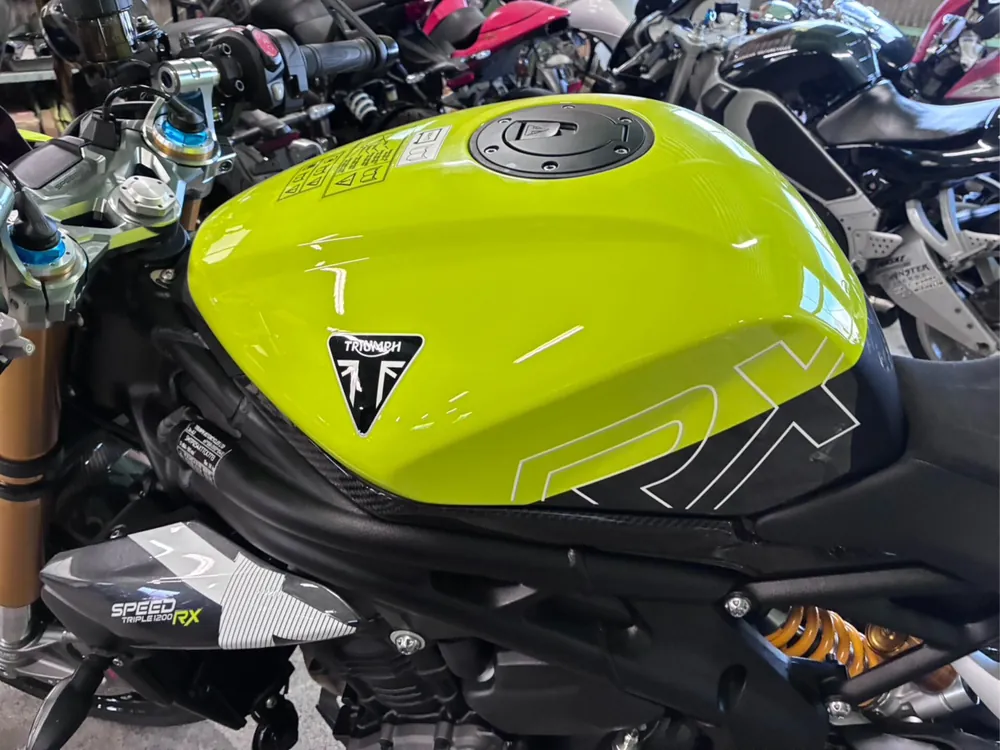 Triumph Speed Triple 1200 RX 2026, жёлтый, фото 6