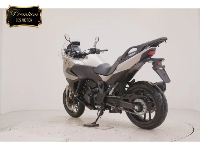 Honda NT1100 2026, золотистый, фото 6