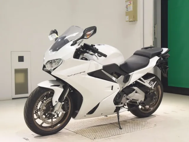 Honda VFR800F 2015, белый, фото 4