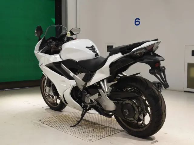 Honda VFR800F 2015, белый, фото 6