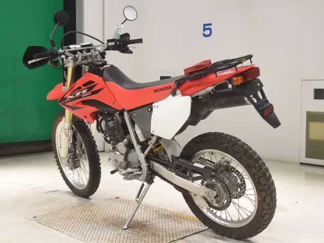 Honda XR250, white | red | black, фото 6