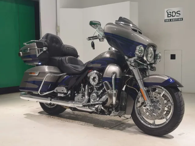 Harley-Davidson FLHTKSE1870CVO 2017, синий, серебристый, фото 3