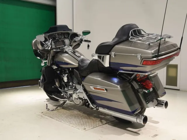 Harley-Davidson FLHTKSE1870CVO 2017, синий, серебристый, фото 6