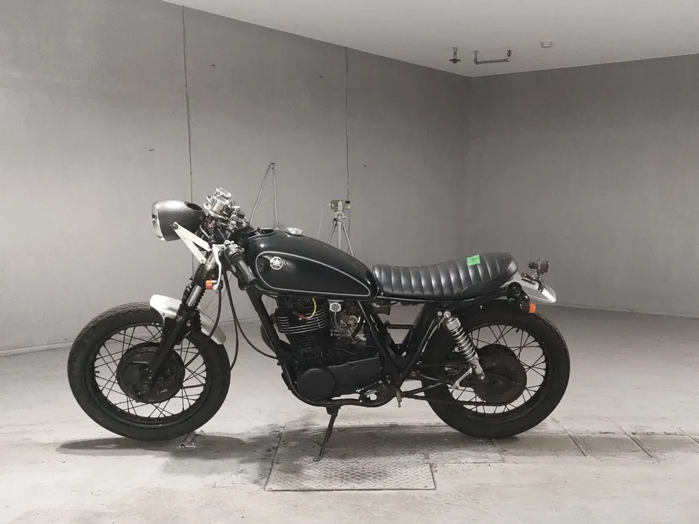 Yamaha SR400 1990, чёрный, фото 2