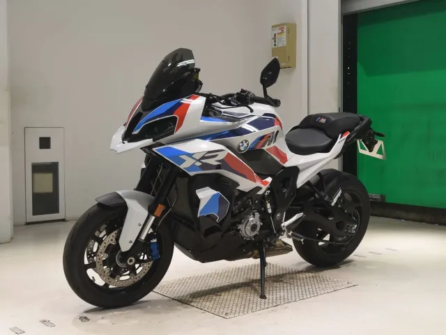 BMW M1000XR 2024, white | red | blue, фото 4