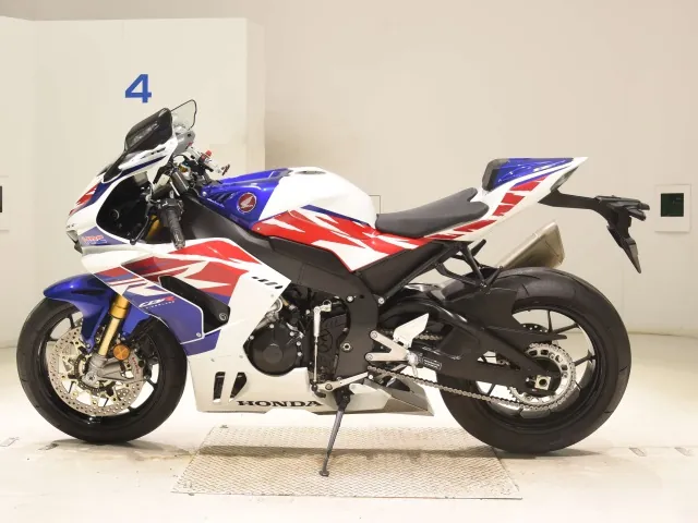Honda Cbr1000Rr-Rsp 2022, white | red | blue, фото 2