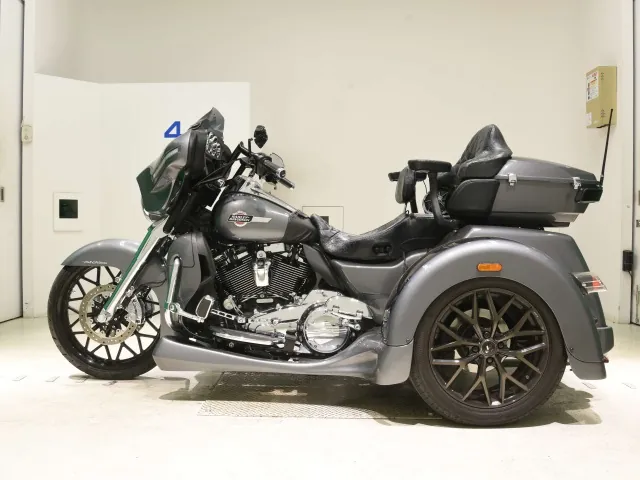 Harley-Davidson FLHTCUTG1870 2023, black | gray, фото 2