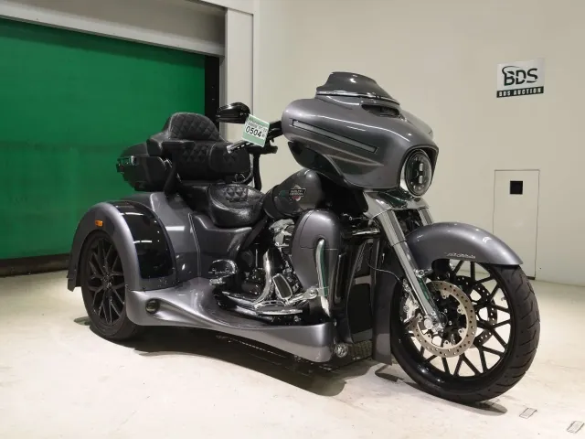 Harley-Davidson FLHTCUTG1870 2023, black | gray, фото 3
