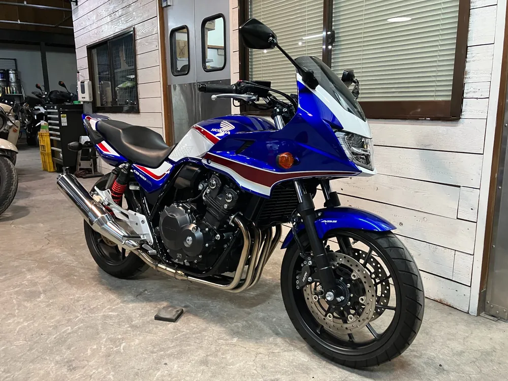 Honda V-Twin Magna 250 2021, blue / white / red, фото 7