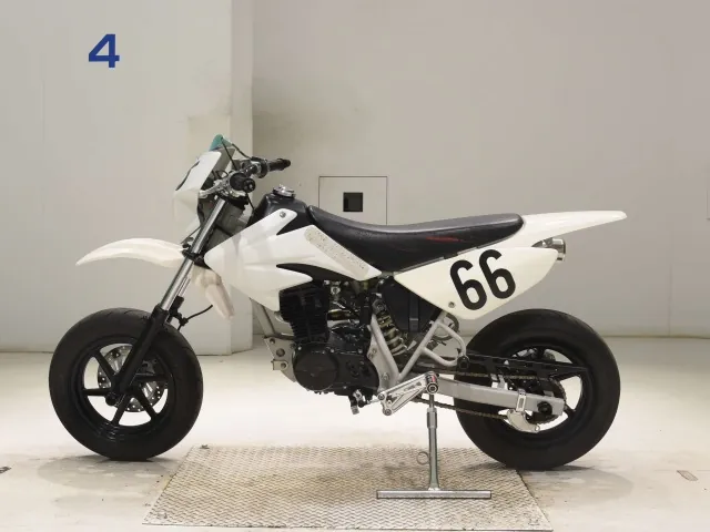 Honda XR100 Motard, белый, фото 2