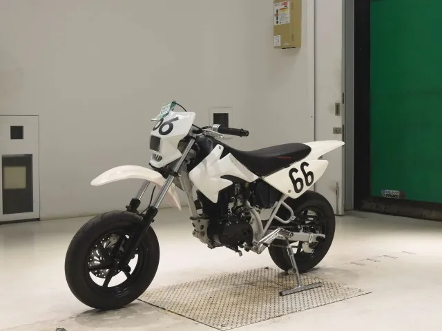Honda XR100 Motard, белый, фото 4