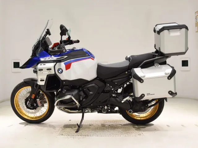 BMW R1300Gs Adv Asa 2026, white | red | blue, фото 2