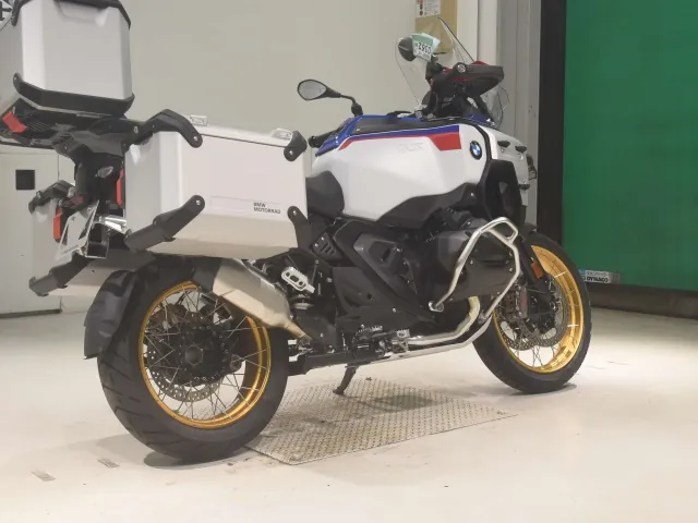 BMW R1300Gs Adv Asa 2026, white | red | blue, фото 5