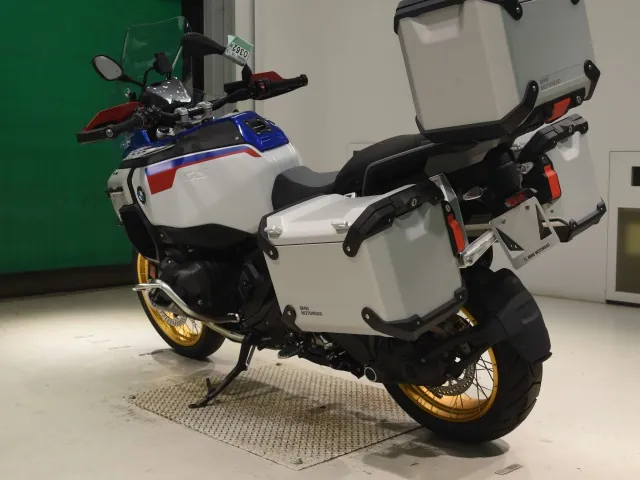 BMW R1300Gs Adv Asa 2026, white | red | blue, фото 6