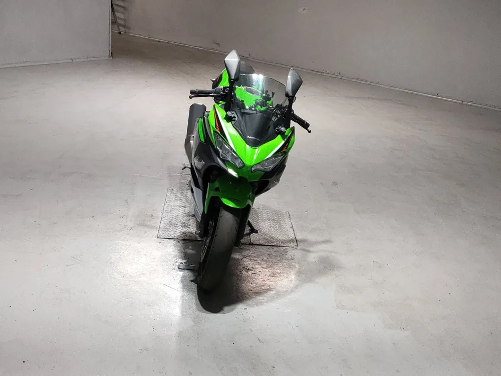 Kawasaki Ninja 400 2022, black / green, фото 3