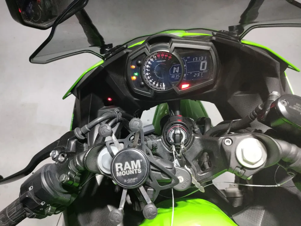 Kawasaki Ninja 400 2022, black / green, фото 5