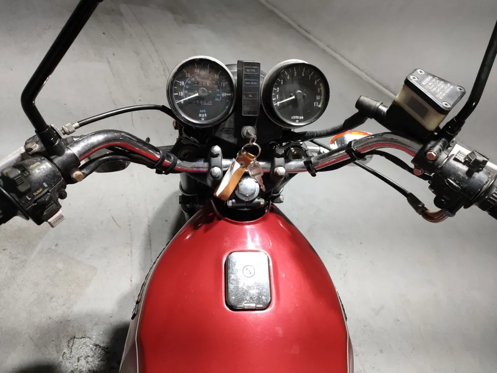 Kawasaki Z1000A 2023, красный, фото 5