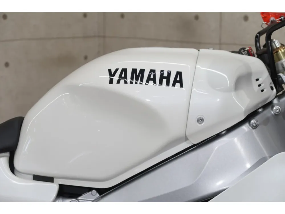 Yamaha Xsr900-2 2025, white / red / yellow, фото 12