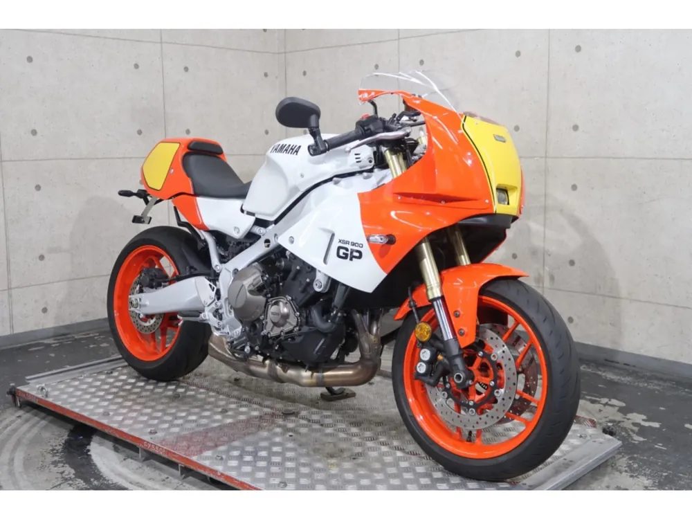 Yamaha Xsr900-2 2025, white / red / yellow, фото 6