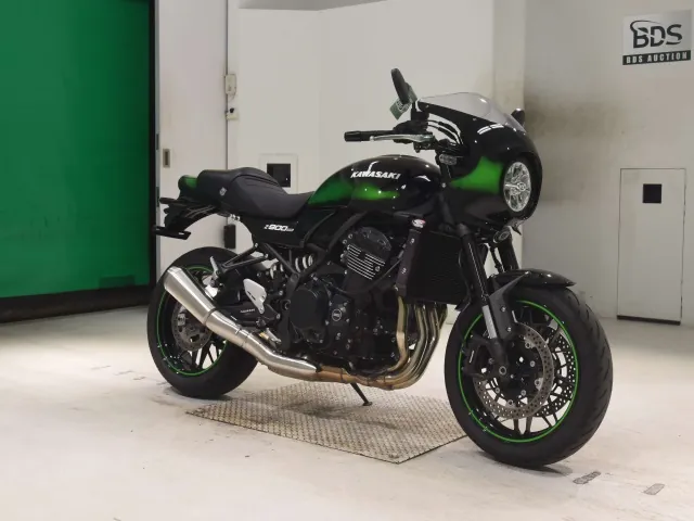 Kawasaki Z900RS 2024, чёрный, зелёный, фото 3