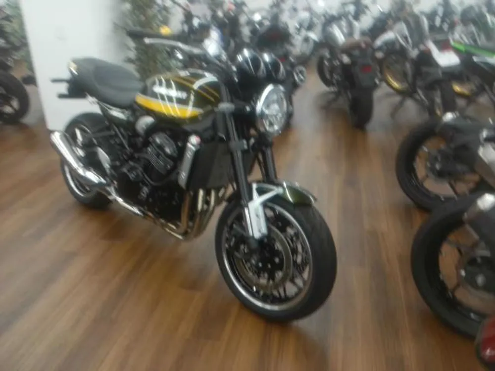 Kawasaki Z900RS 2021, зелёный, фото 4
