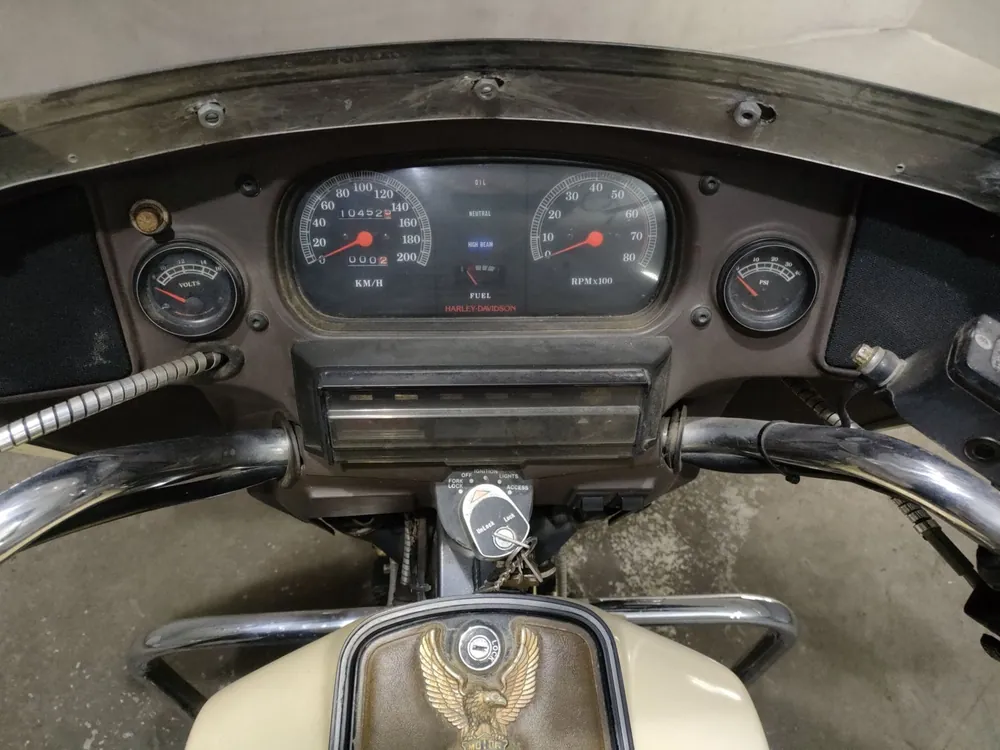Harley-Davidson FLHTC1340 1988, бежевый, фото 5