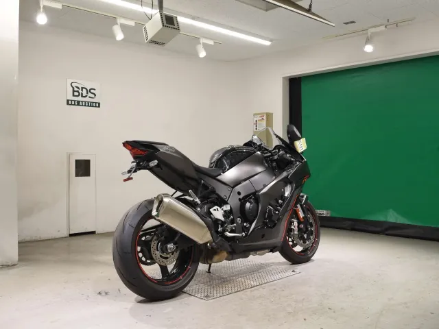 Kawasaki Zx-10Rakrt 2022, чёрный, gunmetal, фото 5